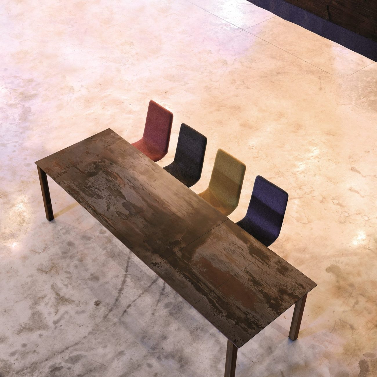 MESA DE COMEDOR ALISON DEKTON TRILLIUM + SILLAS DE COMEDOR AQUA