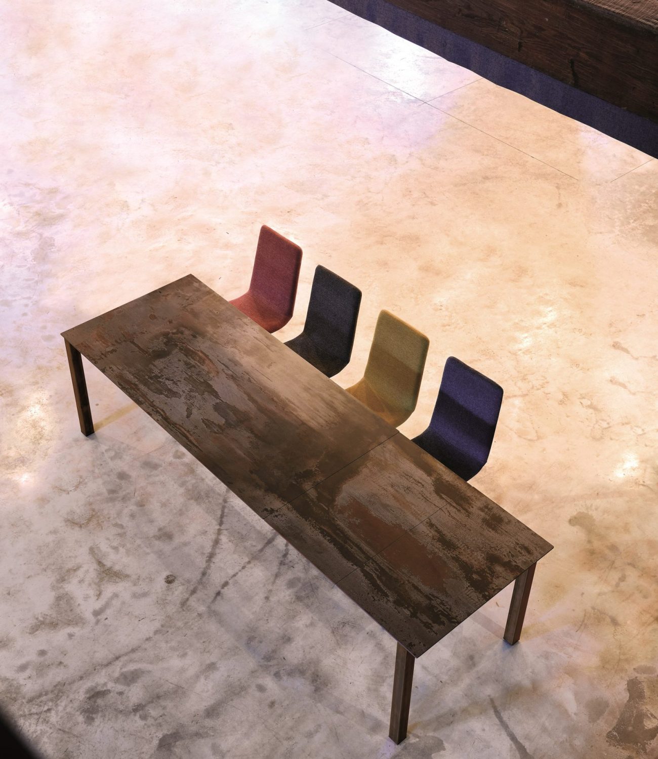 ALISON DINING TABLE DEKTON TRILLIUM + DINING CHAIR AQUA A