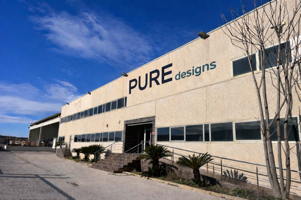 Nuestra fábrica de muebles en la font de la figuera