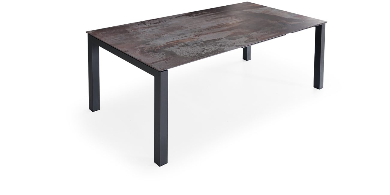 Mesa de comedor Alison con base central negra y sobre DEKTON TRILLIUM